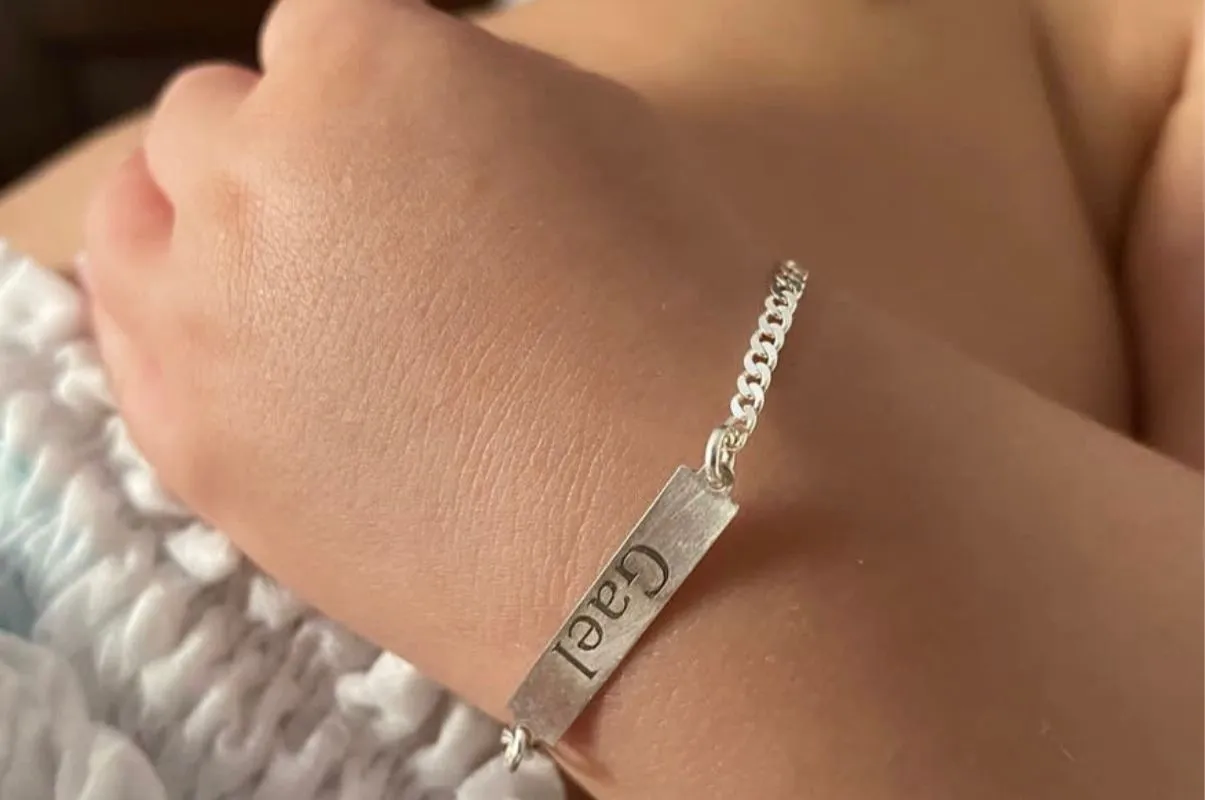 Pulseira Bebê Gravada — pulseira de prata